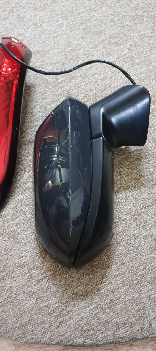 غراض كورلا كلهن اصليات
يدات باب 
بكلايت يمين
كبات ٢٠٢٥
ارصيات تخم اصليات مع الصندوك
ابطلنه باب السايق مع الكنترول الجام
مرايه يمين 
مثلث جامه الخلفي 
مازده بدون حاجب سايق
***********
