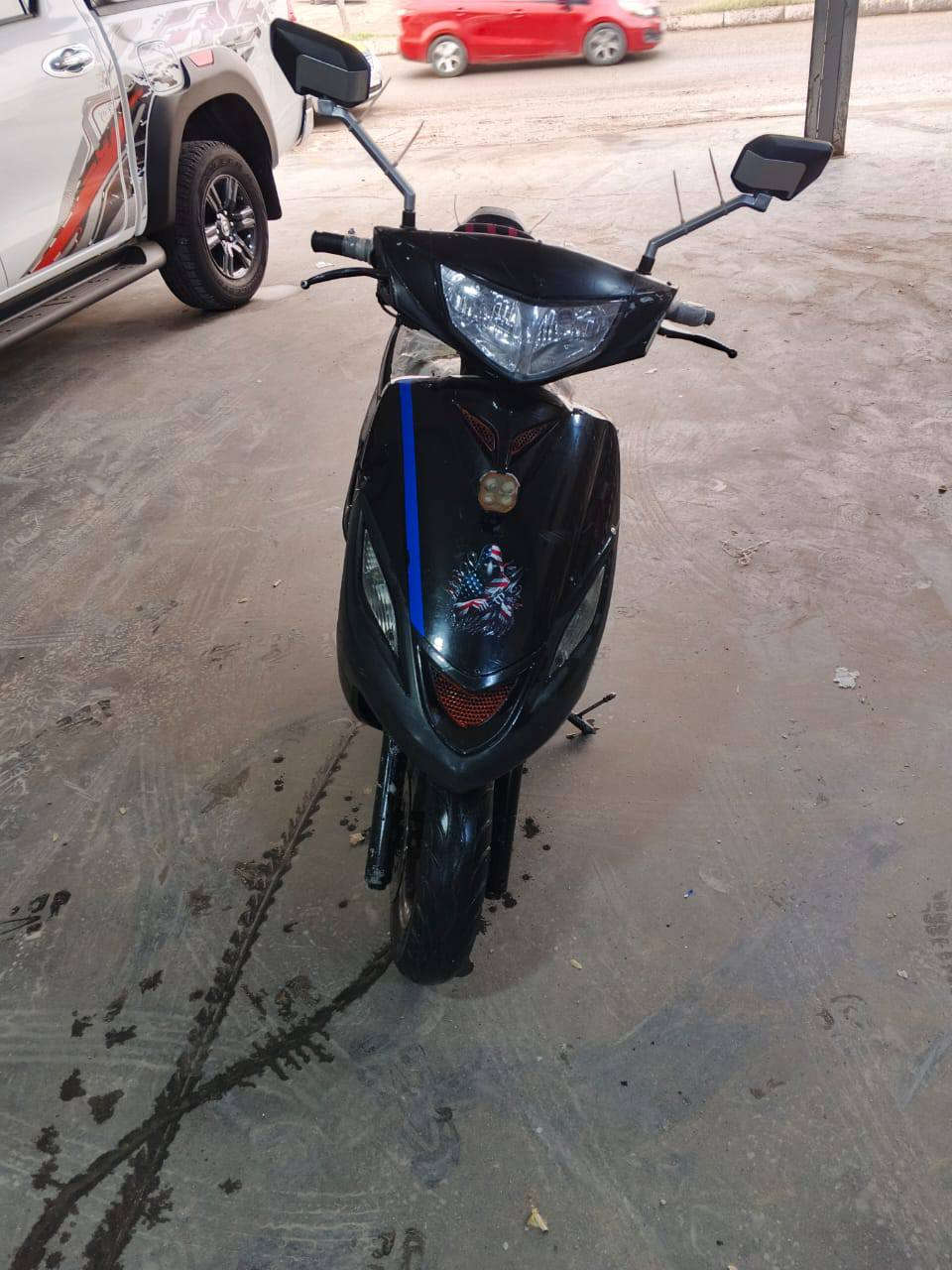 السلام عليكم دراجه ماكس ثعلب نضيفه كلشي شغال بيها نكره سلف ب 250 ألف وبيها مجال قليل ***********
