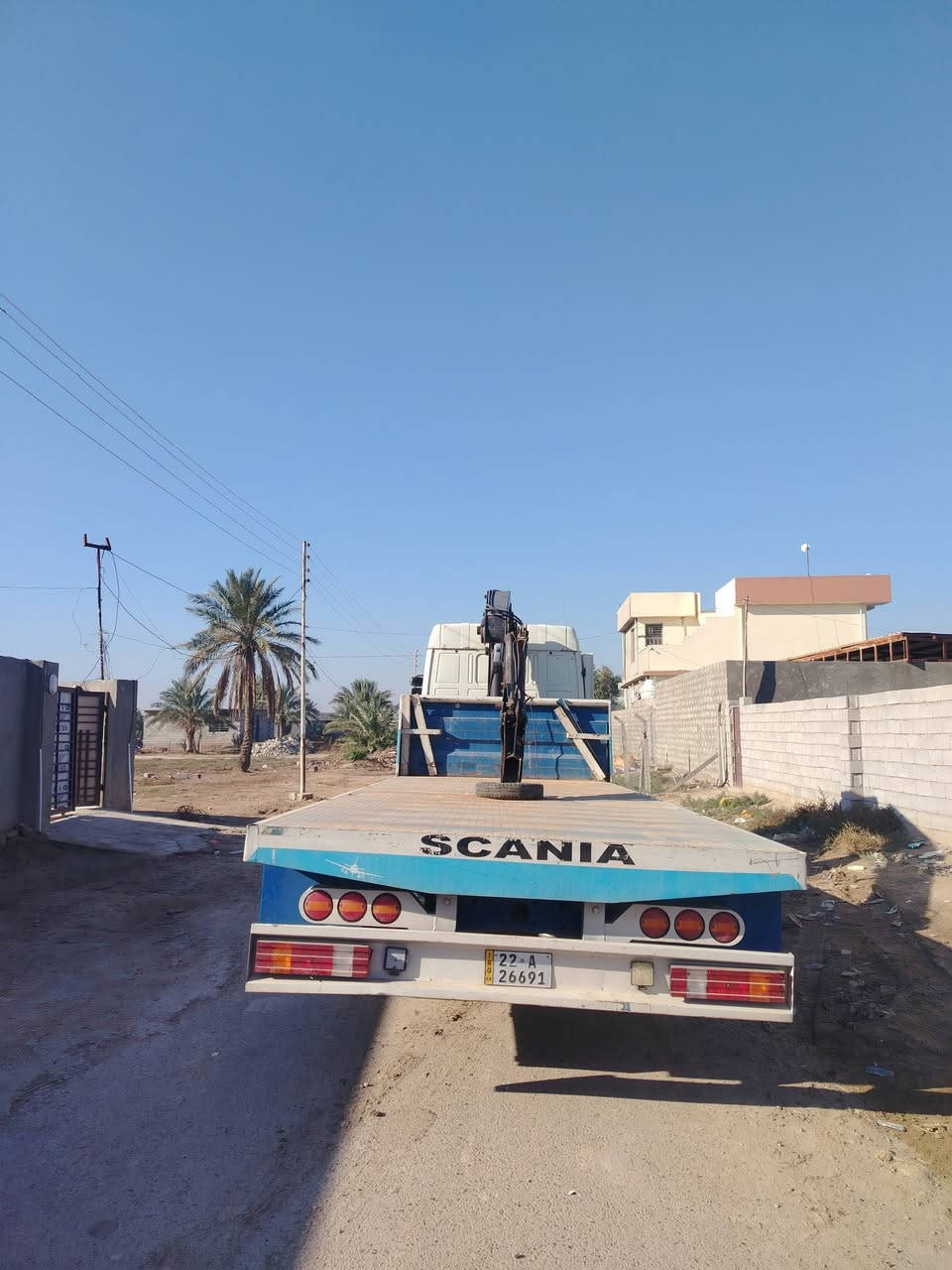 سلام عليكم كرين سكانيا للبيع هياب 6طن سنوية جديد مكان السيارة بغداد أستفسار أكثر اتصال ***********

