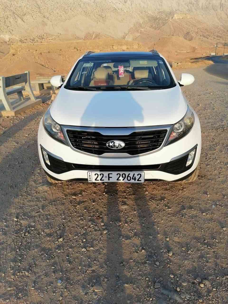 السلام وعليكم 
كيا سبورتج 2012 خليجي.
مكينة 2400 دوش 
 كير 6 نمر مكفولات .
تبريد تدفئة  كهربائيات كلهن شغاله 
بانوراما  شغال ثلاث تحكمات
سياره بيها باب السايق صبغ بدون اي دواخل
سنويه لل 2027
مكانها قضاء الصويرة 
سعر مناسب كلش 
اتصل ع الرقم وتدلل
***********
واتساب متوفر
