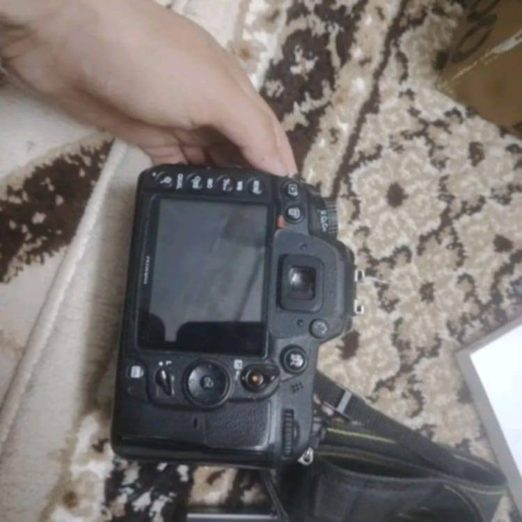 كامره نيكون 7000D (نضافة 99%) فول مع كامل ملحقات #للبيع 
استعمال شخصي  
ملحقاتها كامله:
- بدي
- وعدستها الاصليه 18 - 105
- بطاريه 1
- شاحنه
- حزام كتف
- جنطه
- جيلاتين لون اصفر 
- كرب 
- رام 16_32 كيكه
- كارتون الكامره مع كتلوك كامل  

ويوجد توصيل لجميع المحافضات العراق


**إذا كنت صاحب هذا الإعلان وتريد حذفه لأي سبب، رجاءا أرسل رسالة إلى الدعم الفني**