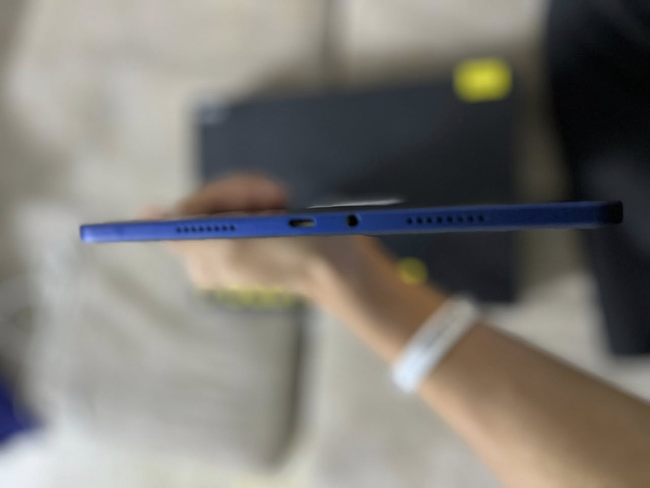 السلام عليكم 
ايباد POCO Pad M1 بطاريه ١٠٠ 
عدد الدورات٢ 
سعه البطاريه ١٢٠٠٠ 
جهاز قبل ٤ ايام مفتوح من الكارتونه غراضه كامله 
سعر ٣٨٥ وبي مجال للشراي 
متوفر خاص 
او تصال على هاذ الرقم ***********
