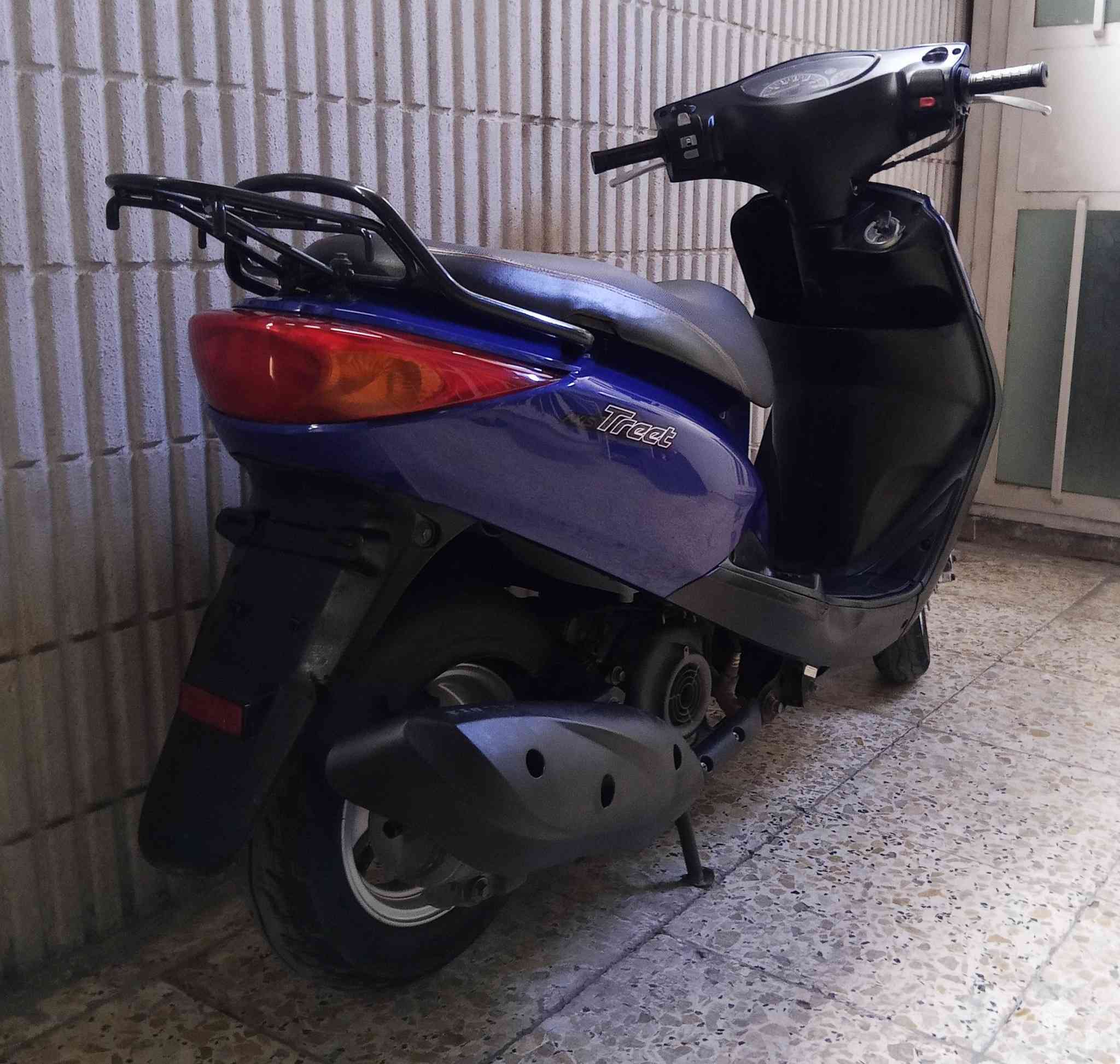 السلام عليكم
اكزز  140  ياباني 
مكينه مكفوله كفاله عامه برغي ما مفتوح بيهه 
دراجة بلادية ما بيهه اي نقص 
مكان الدراجة بالصالحية 
السعر  مليون و100 
للاستفسار  ***********
