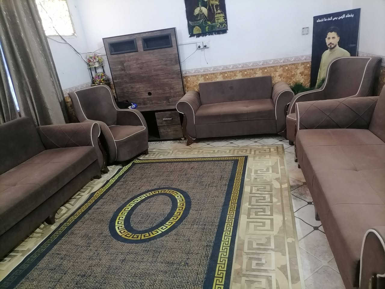تخم تركي نضيف كلش للبيع سعره ٣٠٠ وبي مجال اتصال هاتفي ***********
