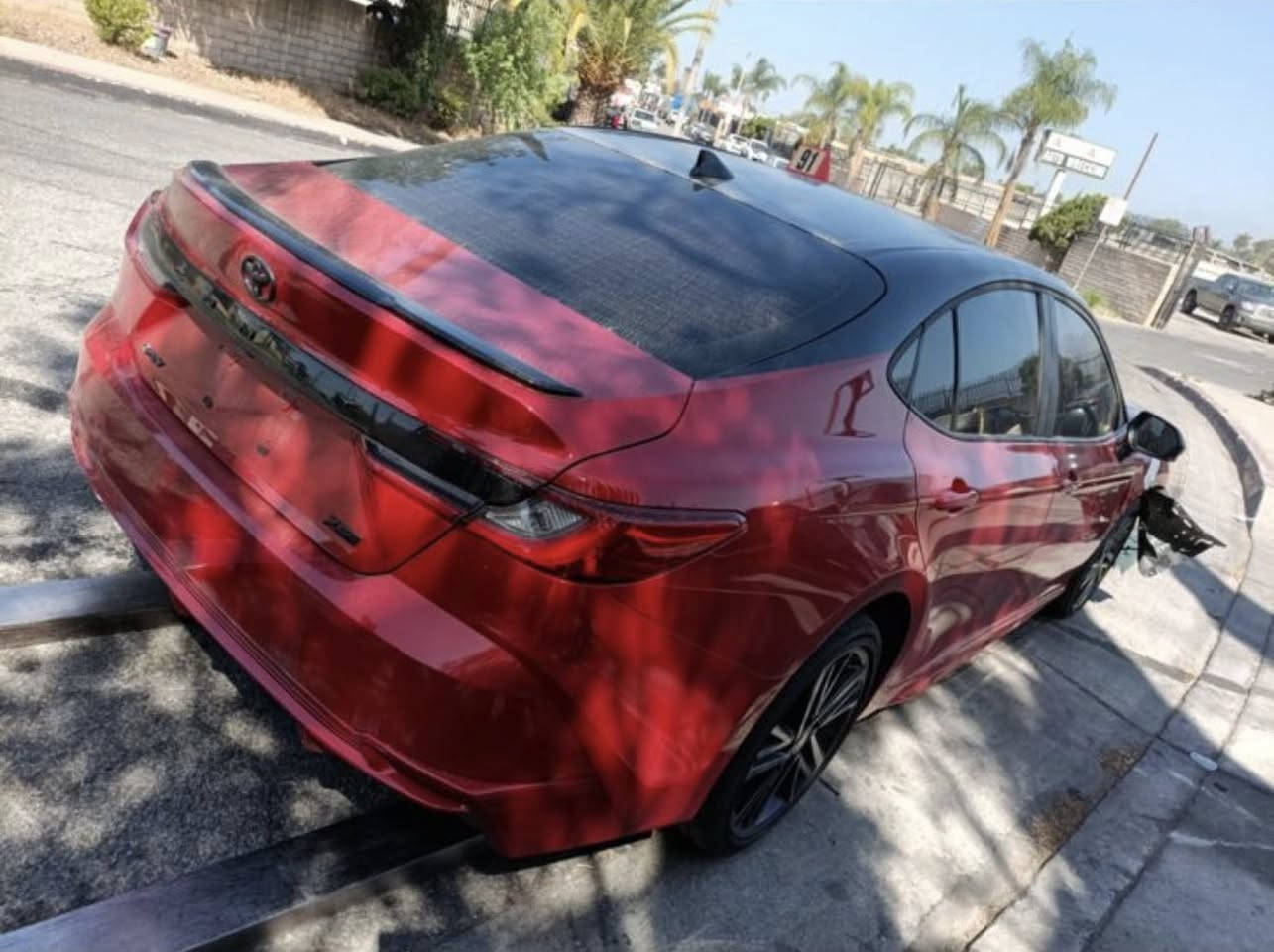 كامري 25 هايبرد ماشيه 21 الف كيلو 
رقم بغداد الجديد فول ماعدا الفتحه 
Xse 
قطعه وحده فقط تبديل البنيد 
مكاني بغداد العامرية
السعر 21 وبيها مجال 
***********
