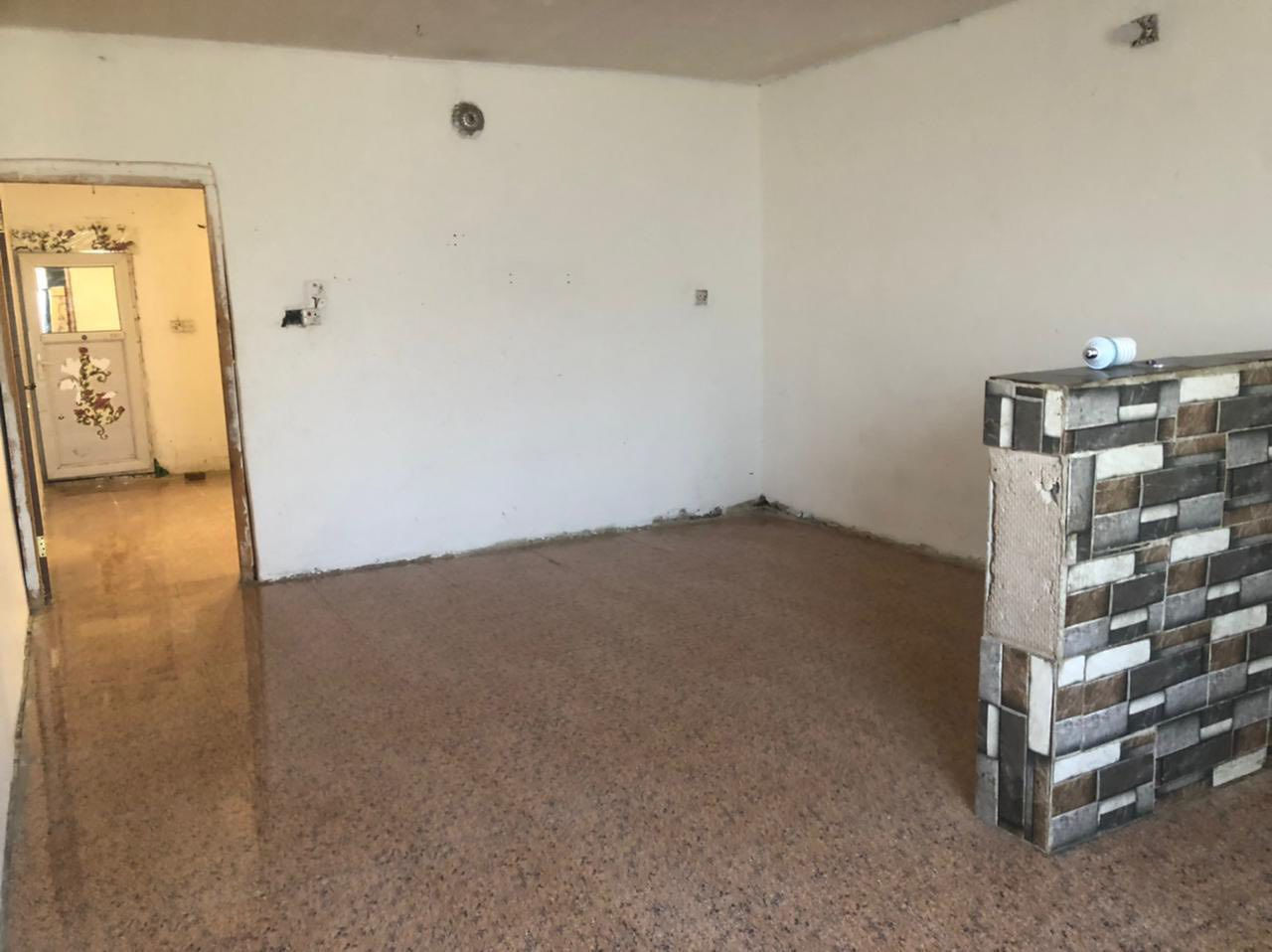 مشتمل طابق ثاني للايجار  نهاية اربع شوارع خلف مول كرارة الشارع ٦ 

معزول درج خارجي  

يحتوي على غرفة نوم وصالة كبيرة وصحيات

كل الخدمات كاملة ماء كهرباء

خط نت مجاني مشترك مع نفس البيت

واير سحب كامل 

ايجارة  ٢٥٠ نهائي 

***********
