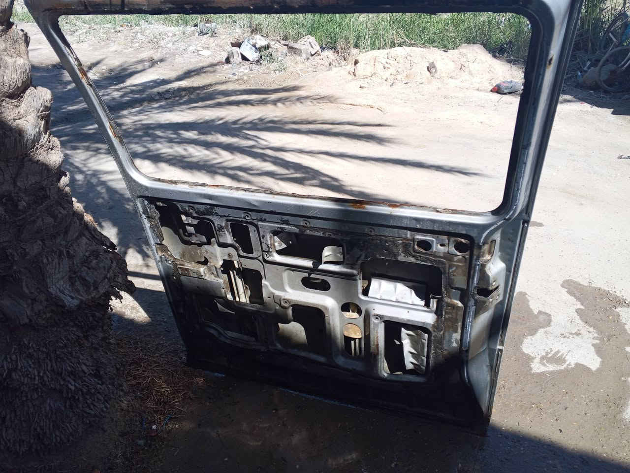 السلام عليكم 
باب منغولي للبيع نضيف 
المكان النجف عباسيه 
السعر مناسب  
الرقم:***********
