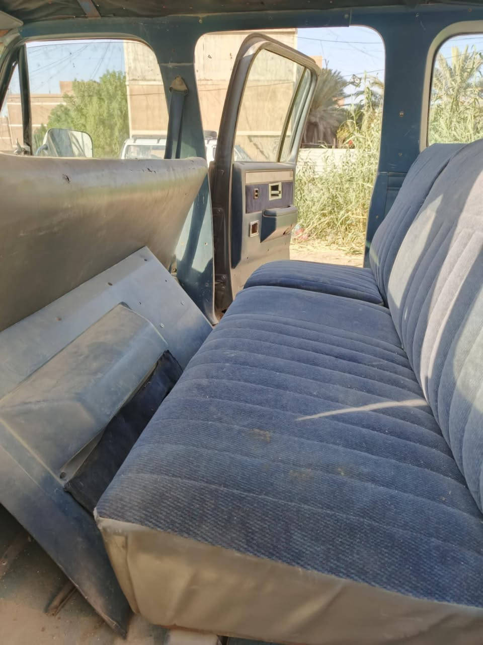 السلام عليكم ورحمة الله وبركاته للبيع أو مراوس سيارة جمسي سوبر بأن موديل ٨٤ رقم بغداد حائز ثالث أبيع كوم حديد المحرك ٣٥٠ والكير ١٠٠٠ المحرك بي تبخير والكير نظيف الداخل حلو السيارة عوزها ترتيب السيارة ابلاديه أبيع كوم حديد عدا الاصوليات اوكف بيهن الاتصال على الرقم(***********)العنوان بغداد المحموديه
