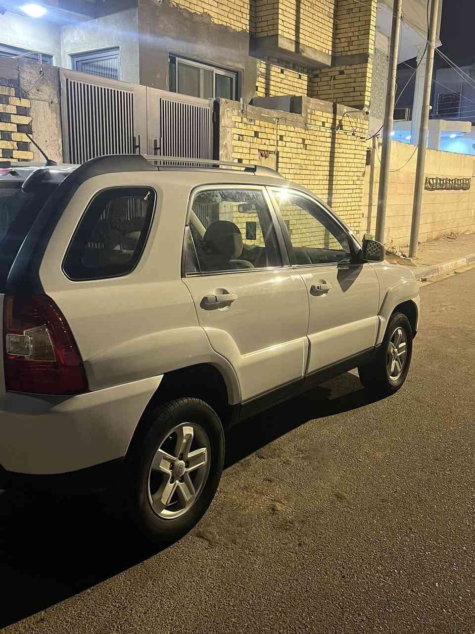 كيا سبورتج ٢٠١٠
السيارة جديدة جداً مكفول من كلشي وجاهزة من كلشي 
العنوان بصرة 
***********
السعر 130$ بيها مجال حك جيتك

