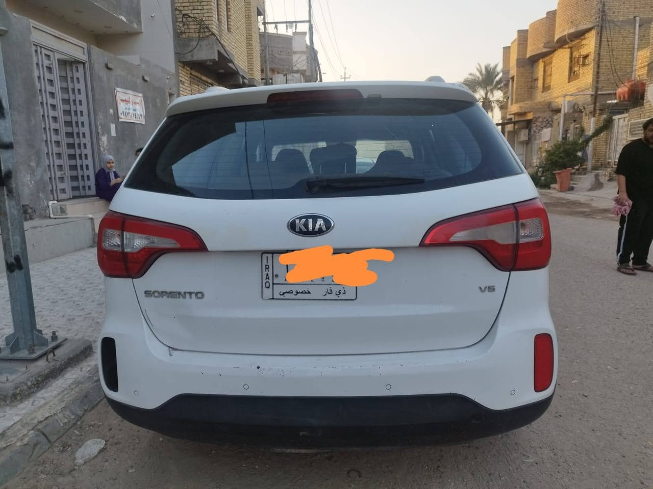 للبيع كيا سورنتو موديل 2015 خليجي
مواصفات فول ماعدا البانورما
تحكم ستيرن
مرايا شفط
تبريد ٣ قطع
كشنات كهربائية وتدفئة وتبريد
رادارات امامي وخلفي
كامرة خلفية
نغمة ترحيب 
7 راكب
محرك ٦ سلندر حجم ٣٥٠٠
فور ويل
كشافات امامية
ومواصفات اخرى
باتري حديد
راديتر حديدة
منظومة تبريد جديدة كاملة واصلية
تخم تاير حديد
سيارة ناعمة وخير من الله وين تسافر بيه مأمن 
السعر المطلوب 180 ورقة وبيه محال للطيبين
الاتصال والمراسله على الرقم ***********
مكان الناصرية
