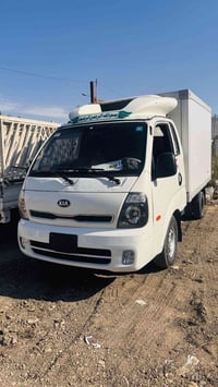 عندي كيا براد ايجار شهري اي شي عندك نحمله 07704404639