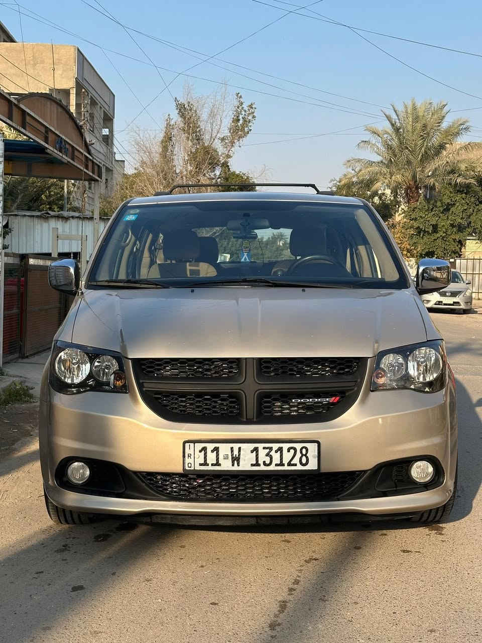 🔴 انتباه للجناي فقط 🔴
للبيع سيارة دوج كرفان موديل 2014

🔹 وارد أمريكي

🔹 مسجلة باسمنا – رقم إنكليزي جديد

🔹 شرط التحويل

🔹 فول مواصفات للآخر

حالة السيارة:

✔️ مال بيت ومال جناي

✔️ بحالة ممتازة جداً (جديدة بمعنى الكلمة)

✔️ ادامة كاملة – ما بيها أي نقص

المواصفات:

 • باب وجنطة كهرباء

 • تخم كامل تايرات جدد

 •  (كشنات سياحي)

 • 3 قطع تبريد

 • منظومة غاز

 • أرضيات مغلفة جلد

 • الممشى: 78 ألف ميل حقيقي

الصبغ:

🔸 بيها 5 قطع صبغ

(بجم + باب سائق + بصف السائق)

📍 العنوان: بغداد – البياع

📞 رقم الهاتف: ***********

💰 السعر: 140 وقابل للمجال بسيط
