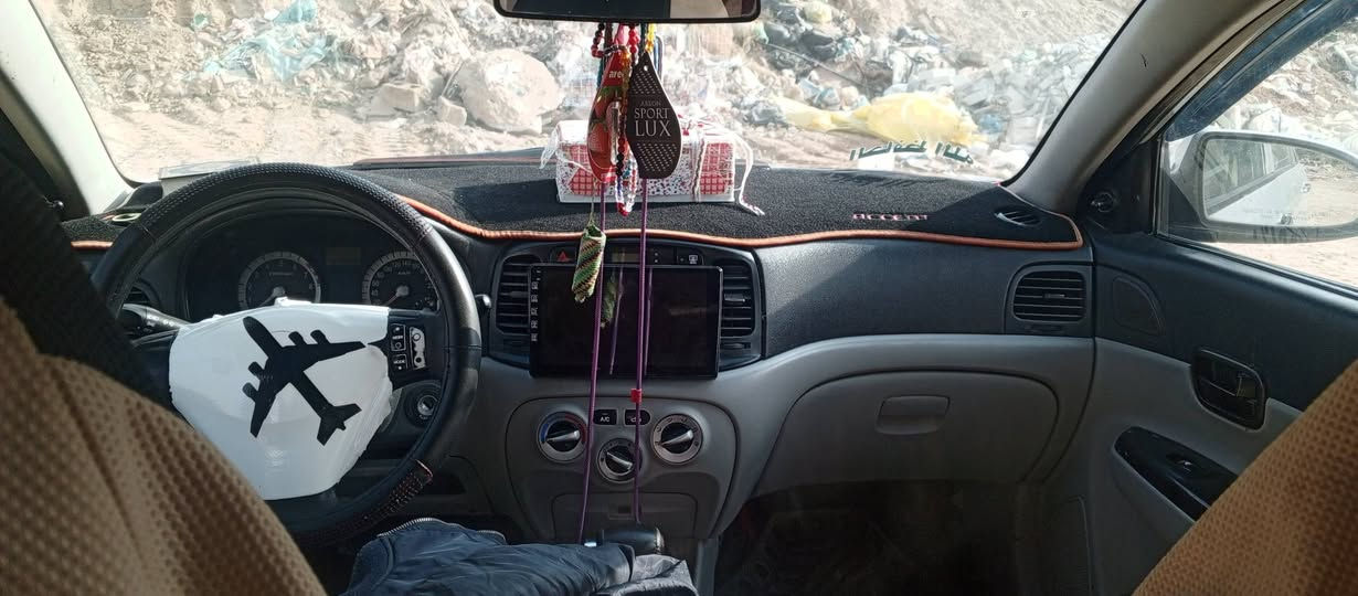 اكسنت 2009 للمراوس فقط بالنترا أو افانتي انطي فرق قليل لان سياره بدون صبغ فقط بارد بالصفحتين  

***********
