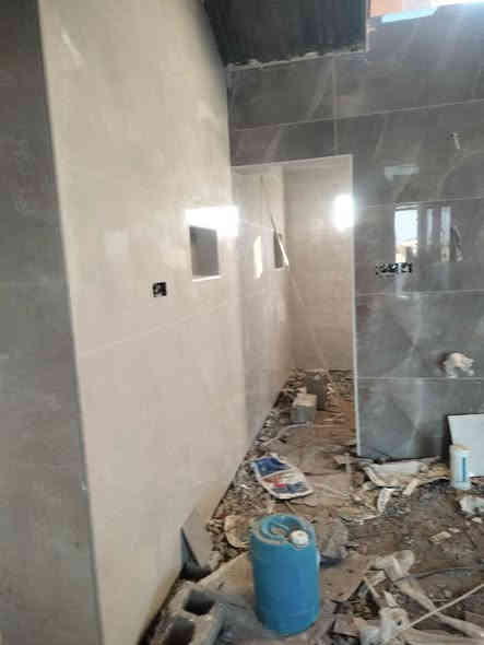 السلام عليكم خلفة مصري سرميك بورسلين وكاشي ومرمر ودرج شغل درجة أولي رقمي ب وتس ***********
