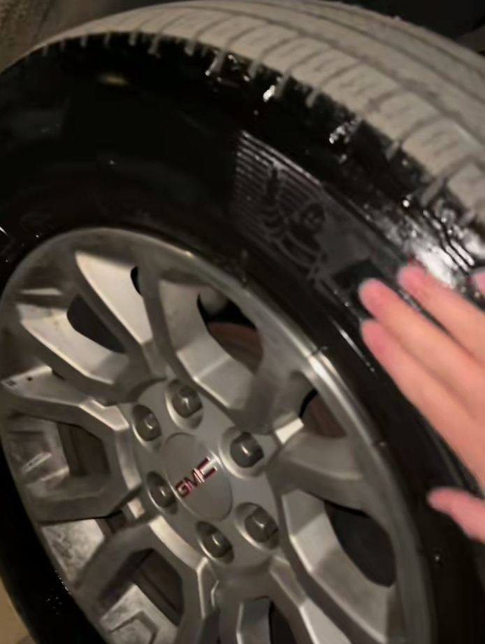 كل عام وحضرتك بخير وسنة سعيده علي حضرتكم وكل حبيبكم يارب انهارده بنقدم لحضرتكم ملمع تابلوه Dr.wix الشفاف عالي اللمعان لمعه كالزجاج بدون تشبير علي الزجاج بدون تبصيم بدون ملمس زيتي مضاف إليه مضادات الاتربه آلتي تمنع التصاق الاتربه بسطح التابلوه مع مفحم الكاوتش الافضل في مصر الغني عن التعريف بجودته وعدم التصاق الاتربه والجفاف والتفحيم الرائع


**إذا كنت صاحب هذا الإعلان وتريد حذفه لأي سبب، رجاءا أرسل رسالة إلى الدعم الفني**