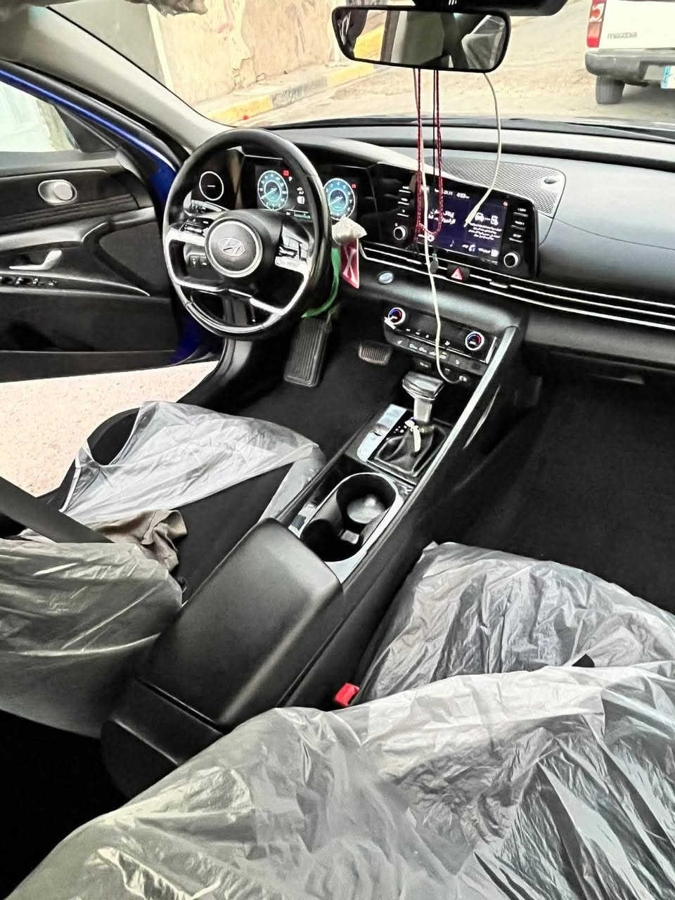 النترا 22 blu معوقين بغداد بيع او مراوس 
‏لون مميز جويتي 
‏محرك ٢٠٠٠ دوش 
‏كير At
‏حادثها فقط بنيد بدون إرباك وصور الحادث والسونار مرفق 
‏فول مواصفات عدا الجلد والفتحه 
‏بصمه تشغيل وأبواب وصندوق ذكي 
‏ترحيب عند الاقتراب 
‏شاشه ديجيتال متصله تدعم نظام كار بلي واندرويد اوتو 
‏شاحن واير ليس 
‏تدفئه كشنات 
‏ويل كب 
‏تبريد شاشه منفصل 
‏رادارات جانبيه خلفيه اماميه 
‏نقاط عمياء وتنبيه 
‏صندوق ذكي 
‏اوتو هولد 
‏سايد بريك بصمه 
‏مانع انزلاق 
‏وباقي المواصفات  
‏رقم بغداد معوقين 
‏معوقها ساكن بغداد سليم يشتغل عماله عوقه حول بعينه 
‏ويسوي وكاله عامه ام الصوره والباركود
‏
‏سعرها ١٤٧ وبيها مجال بسيط 
‏للتواصل ***********
‏
