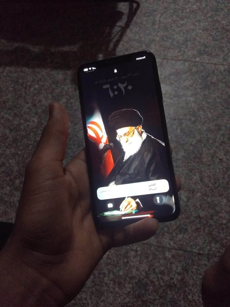 السلام عليكم 
اكس ماكس 
ذاكره ٦٤ 
بطاريه ١٠٠ مستبدله 
فيس إيدي ✅ 
اتصال كامرات شغال✅
سيمكارت ✅ 
شحن ممتاز✅ 
الجهاز مكفول كفاله عامه كلشي شغال ✅

سعر ١٦٠ مكاني بغداد الحسينيه راشديه 
***********
