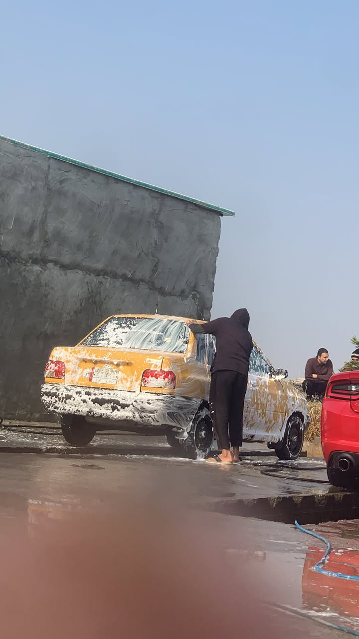 سايبه صفره مديل 14 سنويته صاقطه تاخذه مصفره من كشي مكينه كيه برايد جديده كهربائياته كله شغاله حته الماسحات 18وبيه مجال قليل عنوان بصره قضاء المدينه رقم ***********
