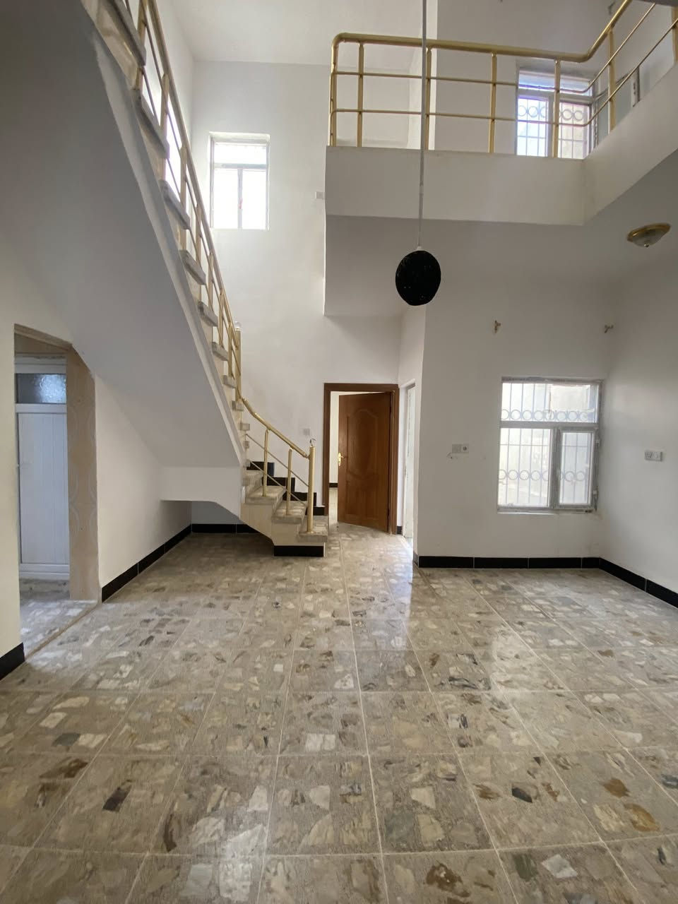 🏠اعلان اعلان
دار للبيع
موقع مميز
~~~~~~~~~~~
📄طابو ملك صرف
🧱بناء درجه اولى
~~~~~~~~~~~~
راحه بال✔️
استقرار✔️
هدوء✔️
~~~~~~~~~~~~
📐المساحه:-150م
📐الواجهة :-7.5م
~~~~~~~~~~~
📍الموقع :طريق بغداد
حي دولار خلف عماره جدوع
على شارع عريض 
~~~~~~~~~~~
💸السعر :-علق ب(تم) يوصلك السعر مناسب 
~~~~~~~~~~~
الطابق الاول  يحتوي:-
كراج+ استقبال +مطبخ 
غرفه نوم+هول+صحيات
~~~~~~~~~~~
الطابق الثاني يحتوي على:
غرفتين نوم+هول +صحيات
~~~~~~~~~~~
للاستفسار اكثر الاتصال على
***********📱
~~~~~~~~~~~
نستقبل جميع العروض 
🏠السكنيه  🏛️التجاريه
