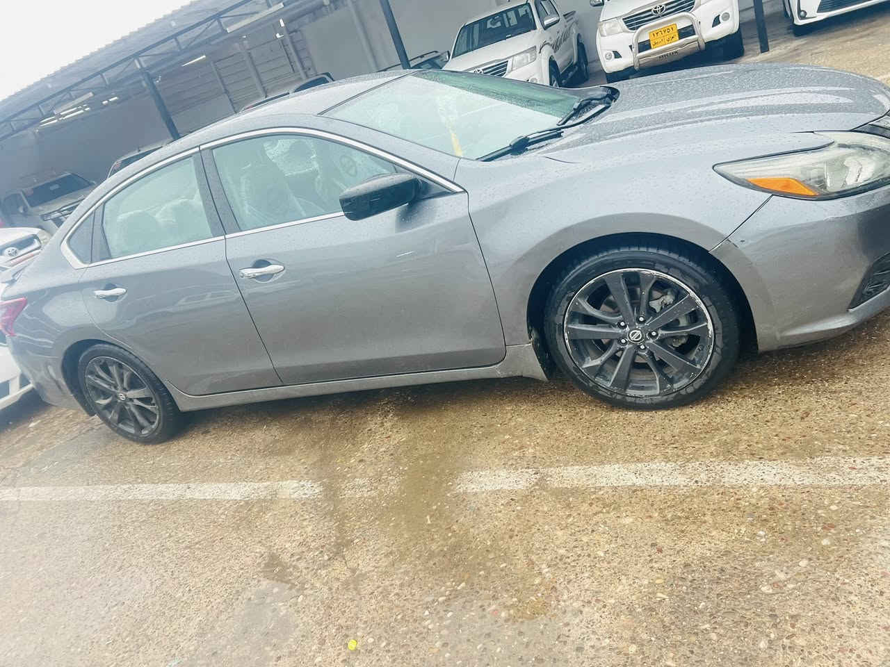 نيسان التيما2017SR
بدون صبخ بدون تعديل
كيرمحرك شه رت
ايرباك ستيرن و برده
ماشي80ميل
تبريد شه رت 
بصمه سياره
كشن كارباء
كشن جلد
سعر128قليل
***********
عقره
