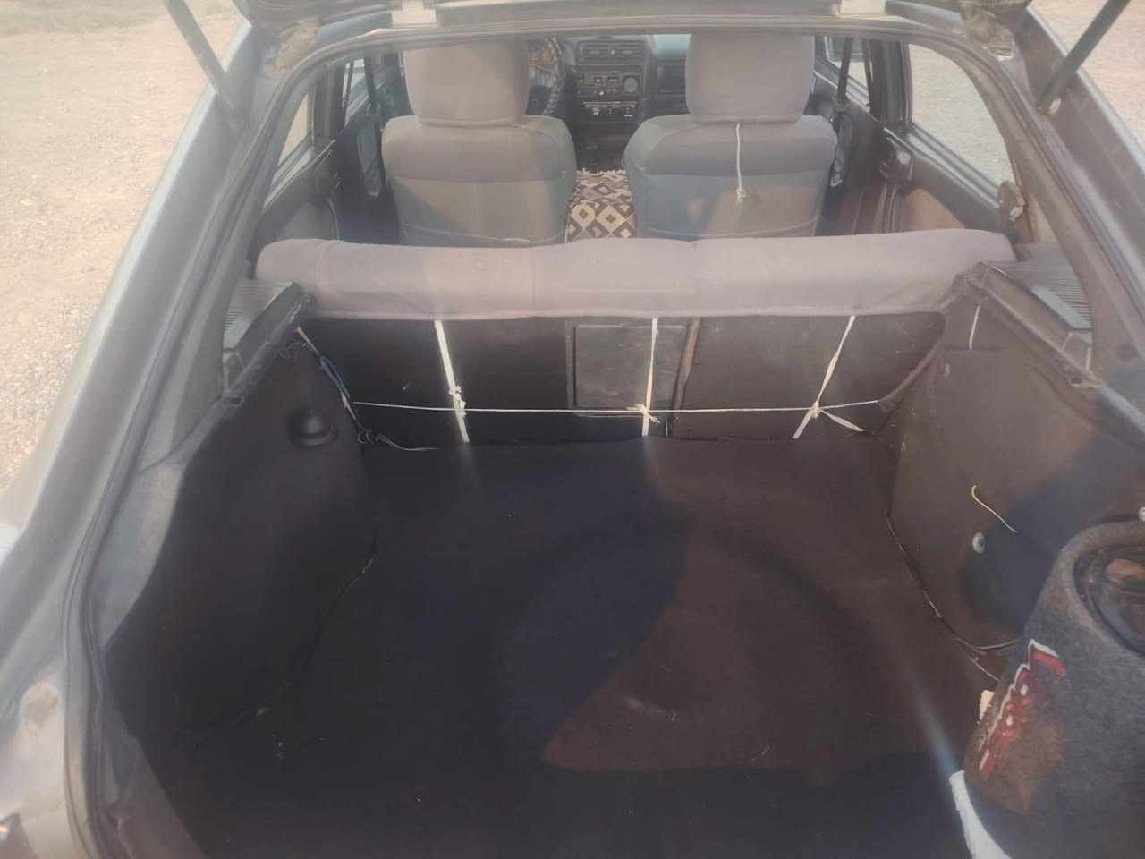 السلام عليكم مكلف بلنشر فكترا للبيع حجم 20كيرمحرك شرط موديل 91رقم دولي طخم جديد تاير جدد كهربائيات كلهه شغاله بدون صبغ شرط وكاله وتحويل السعر 32وبيهه مجال ***********
