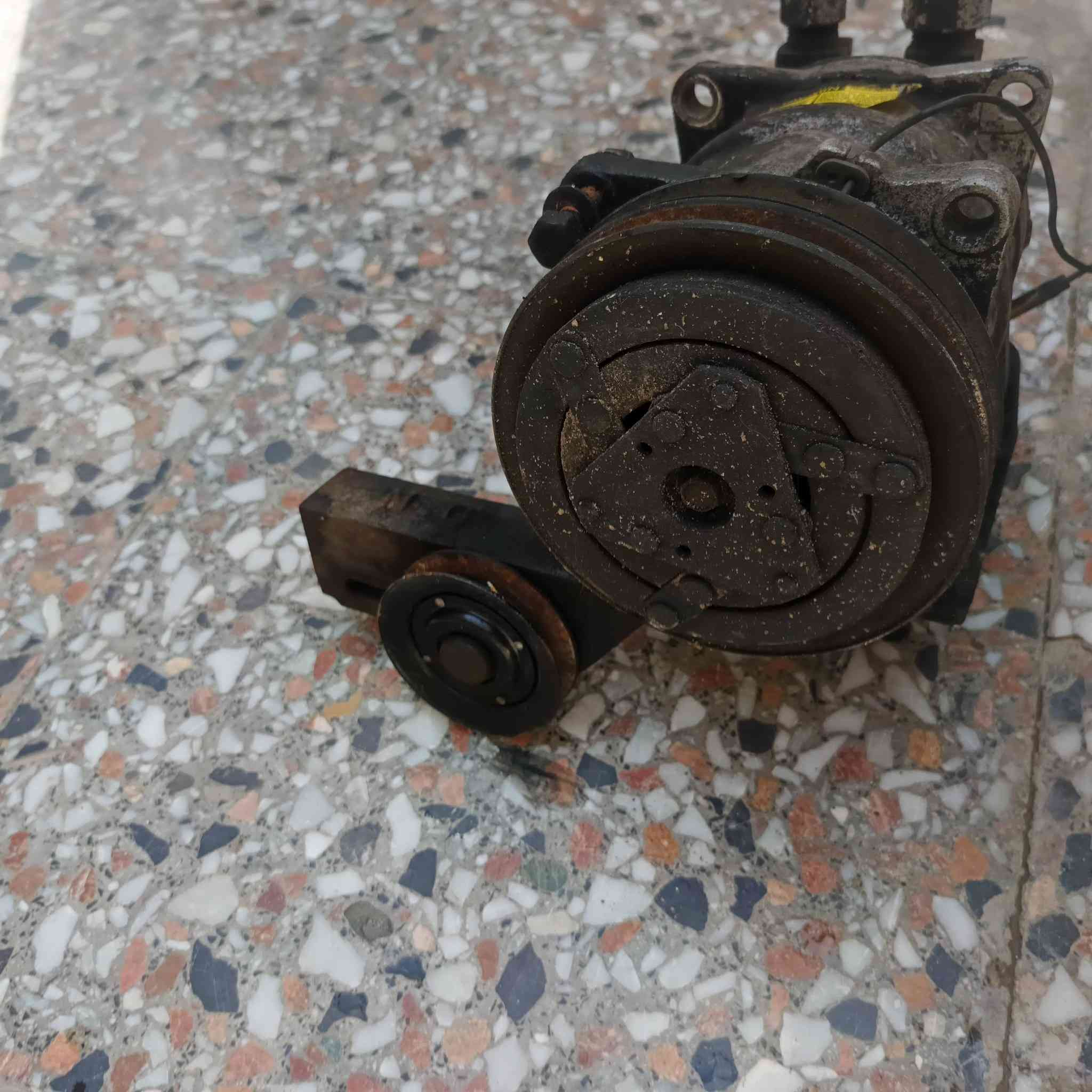 كمبريسر بارد اصليه شغاله للبيع ***********
