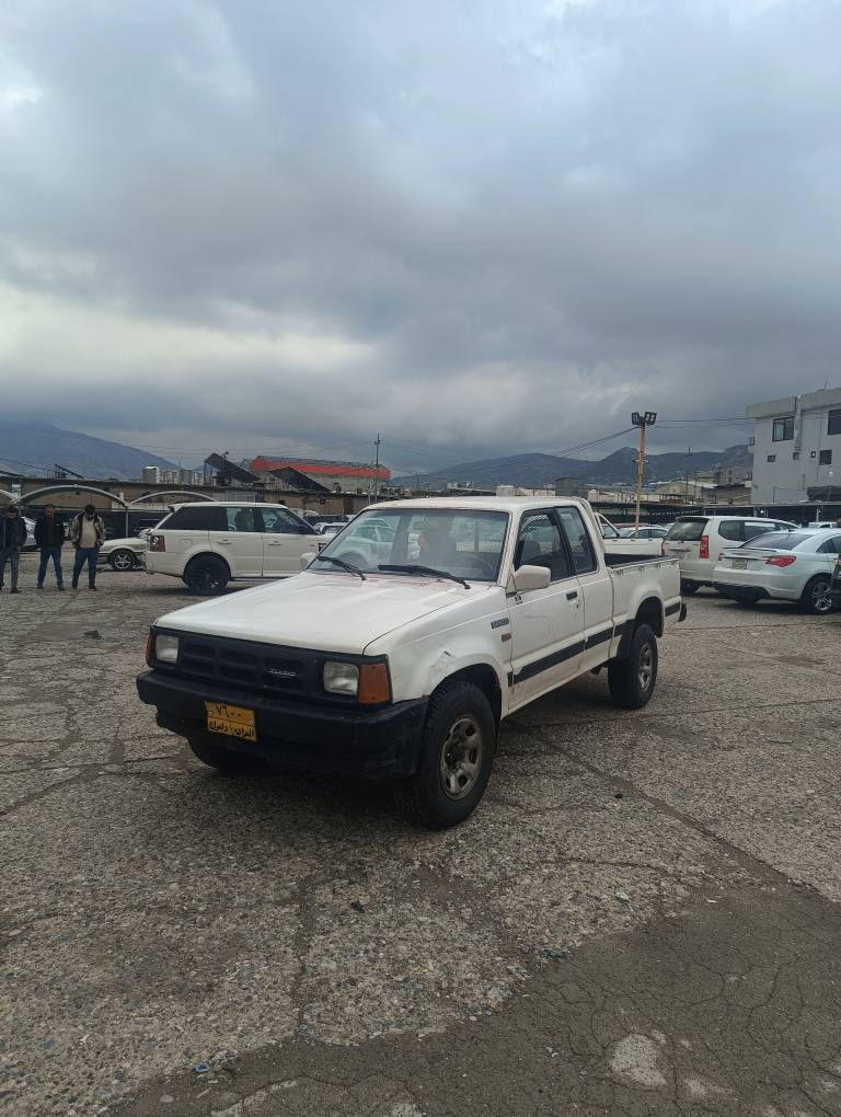 مازدا تک و نیڤ مودیل ١٩٩١ سعر ٣٧ ورقە مجال
مکینە بەخ گێر مکینە دبل اکسن شرط 
بێ دعم و بێ صبغ تحویل غرامە شرط 
٢٠٠ هزار غرامە یێل سەر دێ ژبەر سعرێ
 هێنەخار جھ دهوک ت *********** دهوك, العراق
