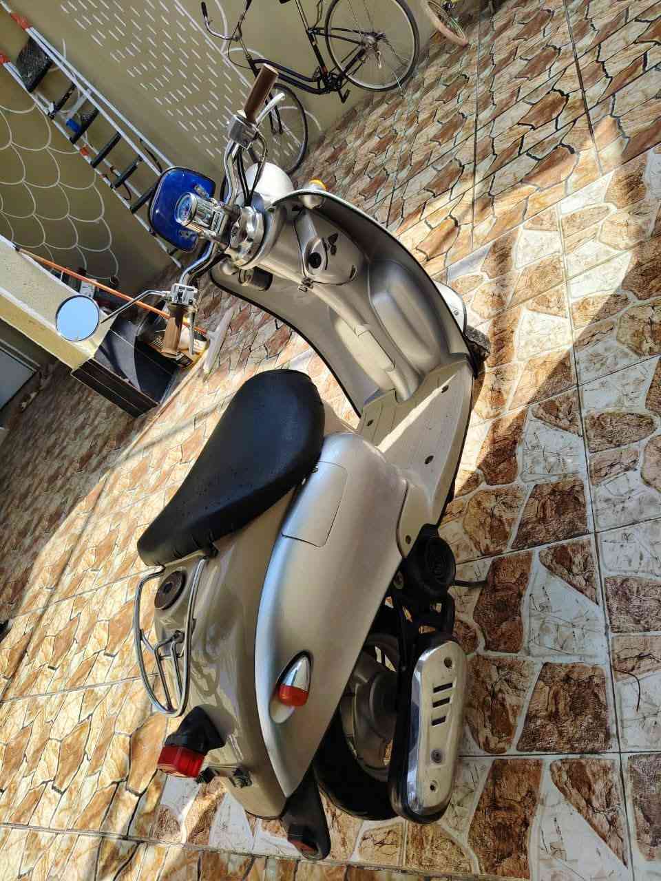 دراجة عبد الحليم  للبيع 
فحل نضافة فول محرك فول 
السعر550 وبيهة مجال الرقم***********
