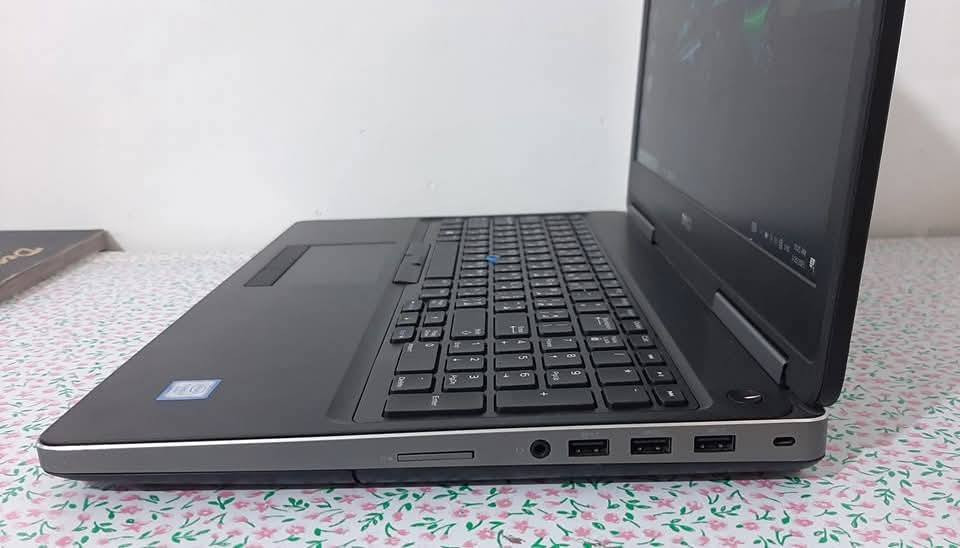 💻 Dell Precision 7510

🔹 المعالج: Intel Core i7 الجيل السادس فئة HQ
🔹 الرام: 16GB DDR4
🔹 التخزين: 256GB SSD
🔹 كارت الشاشة: NVIDIA Quadro M2000M 4GB + Intel Graphics 4GB
🔹 الشاشة: 15.6 إنچ

السعر 395الف شامل توصيل والملحقات


**إذا كنت صاحب هذا الإعلان وتريد حذفه لأي سبب، رجاءا أرسل رسالة إلى الدعم الفني**