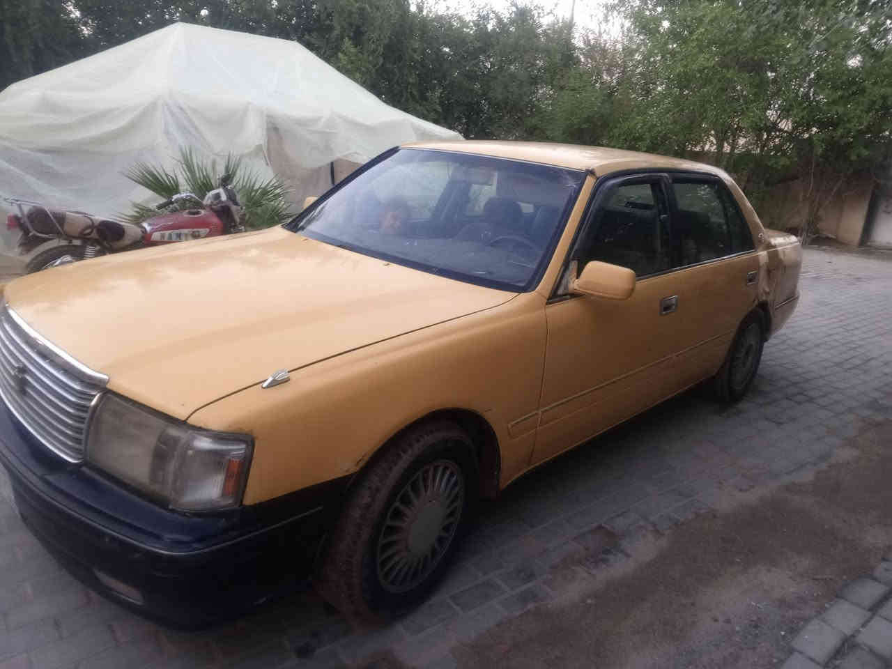 السلام عليكم سياره راس ثور موديل 2000 رقم ميسان مكفوله من نقل جثه وكص محرك وكير خير من الله سعرهه 47 بيه مجال قليل جدأ رقم الهاتف ***********العنوان البصره سفوان
