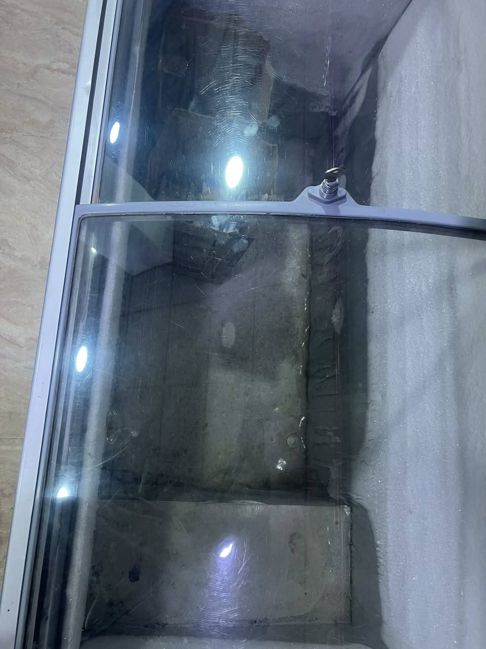 براد مجمدة للبيع نضيفة جداً ‭٠٧٥٠ ٩٤٣ ٢١٢٢‬
