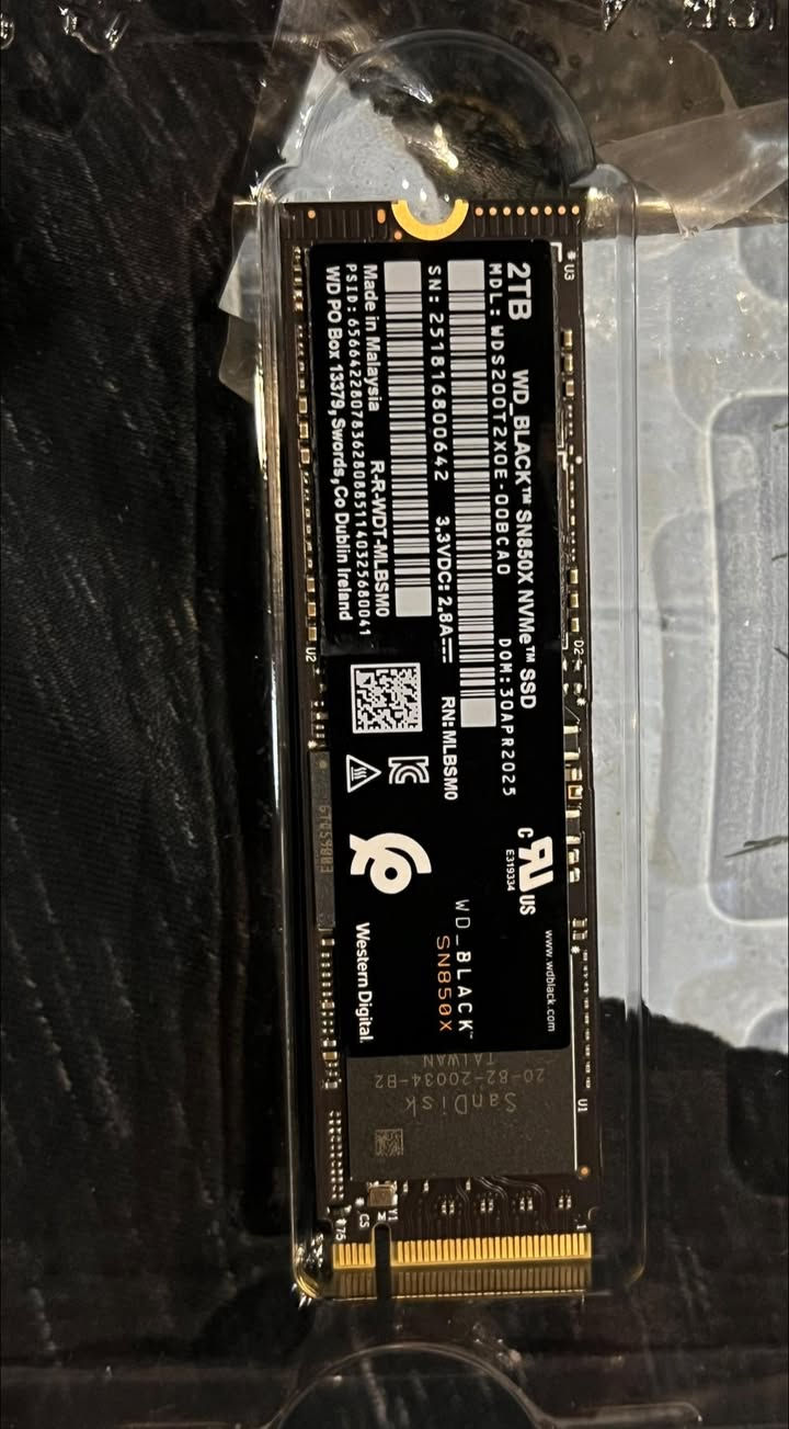 سلام عليكم
هارد ماركة WD_BLACK - M2 NVME SSD 
٢ تيرا سرعة ٧٣٠٠  جديد لوك / سعر  ٢٨٥ الف مع التوصيل
*********** واتساب ✅
