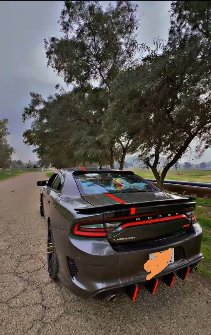 جارجر2017 SXT وارد امريكي
ادوات متوام طبق الاصل رقم الجديد نگليزي 
كصه جنطه 
تبريد ثلج 
سياره جديده او جاهز الخير
حداديه ميه بل ميه 
تخم تاير جديد
باتري جديد 
مكينه كير اكسل كفاله بشرط 
مواصفات نص فول
 بصمه
محرك 3600 V6
كير أوتوماتيك 8 سرعات.
نظام دفع خلفي (RWD).
أنظمة قيادة (Eco – Sport).
كشنات حضن 
كشنات كهرباء

نظام صوتي 6 سماعات +
شاشه زغير 

نظام مانع انزلاق ABS + تحكم بالثبات ESC.
حساس ضبط الاطارات
مثبت سرعة
لايت زنون
أضائه LED أمامية وخلفية مع نهارية.
تشغيل عن بعد
مكاني كركوك رقمي ***********
بيع 75$ وتساب موجود
