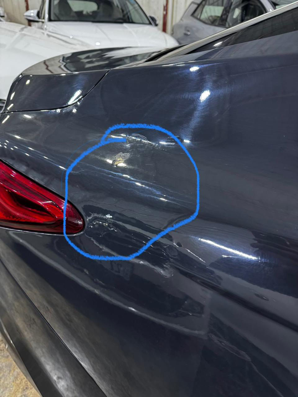 السلام عليكم ورحمة الله من رخصة الادمن كامري موديل هايبرد LE25ماشية حاليا5000كيلو مو ميل السيارة بدون ايرباك  يعني بعده زيرو السيارة بدون صبغ فقط بارد الجاملغ الخلفي ودعامية مصبوغة  الكمرك مدفوع كامل لان دخول جديد السعر 235الله شاهد امكلفتني اكثر من هذا السعر بهواية   هاتف ***********
