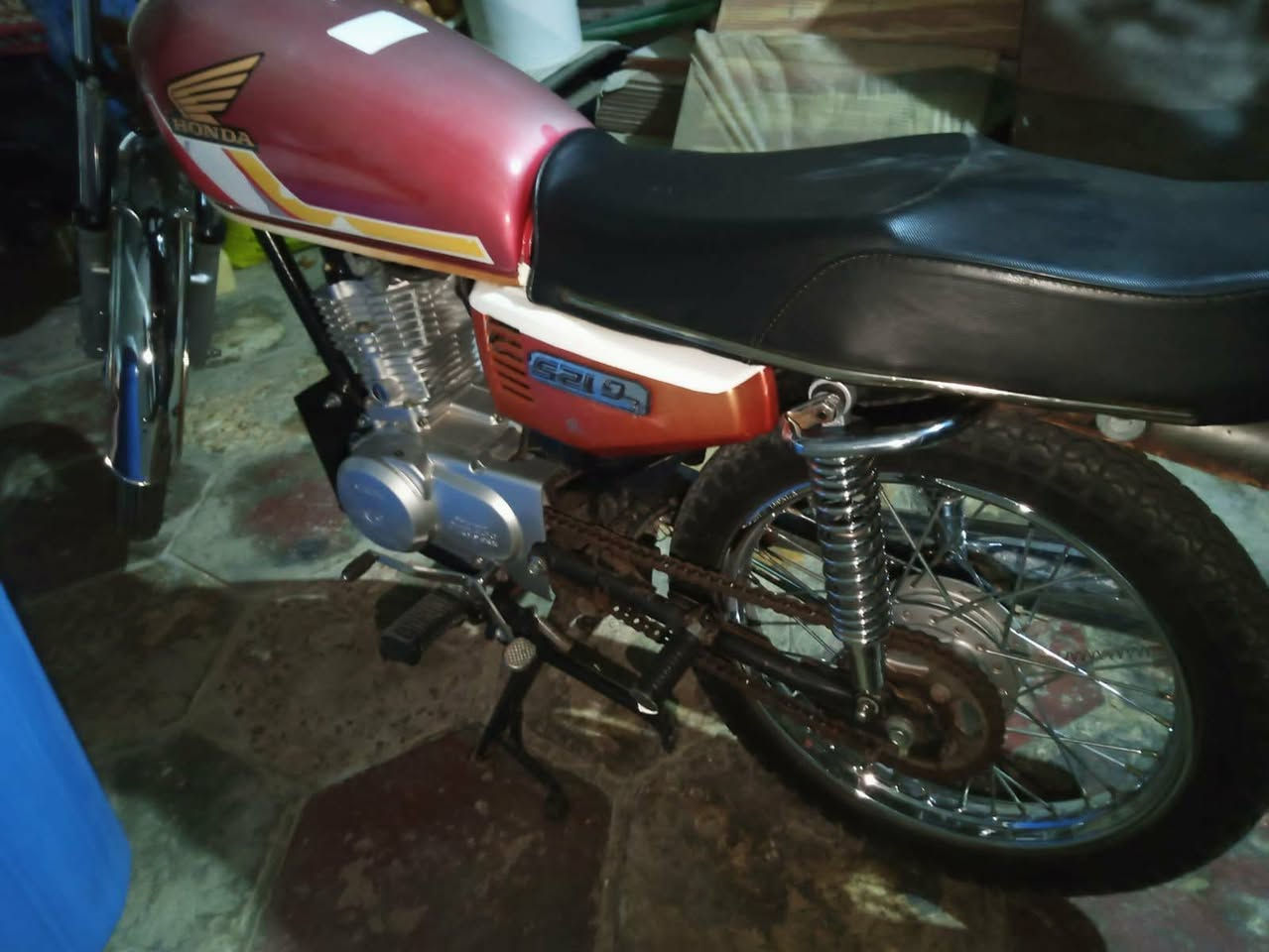 سلام عليكم
غراض للبيع 
صالنصه ام النجمه اصلي 
دبلات نامه شلامجه 
تانكي هونده اصلي هوه وصفاحياته 
كشن ناصي  اصلي


**إذا كنت صاحب هذا الإعلان وتريد حذفه لأي سبب، رجاءا أرسل رسالة إلى الدعم الفني**