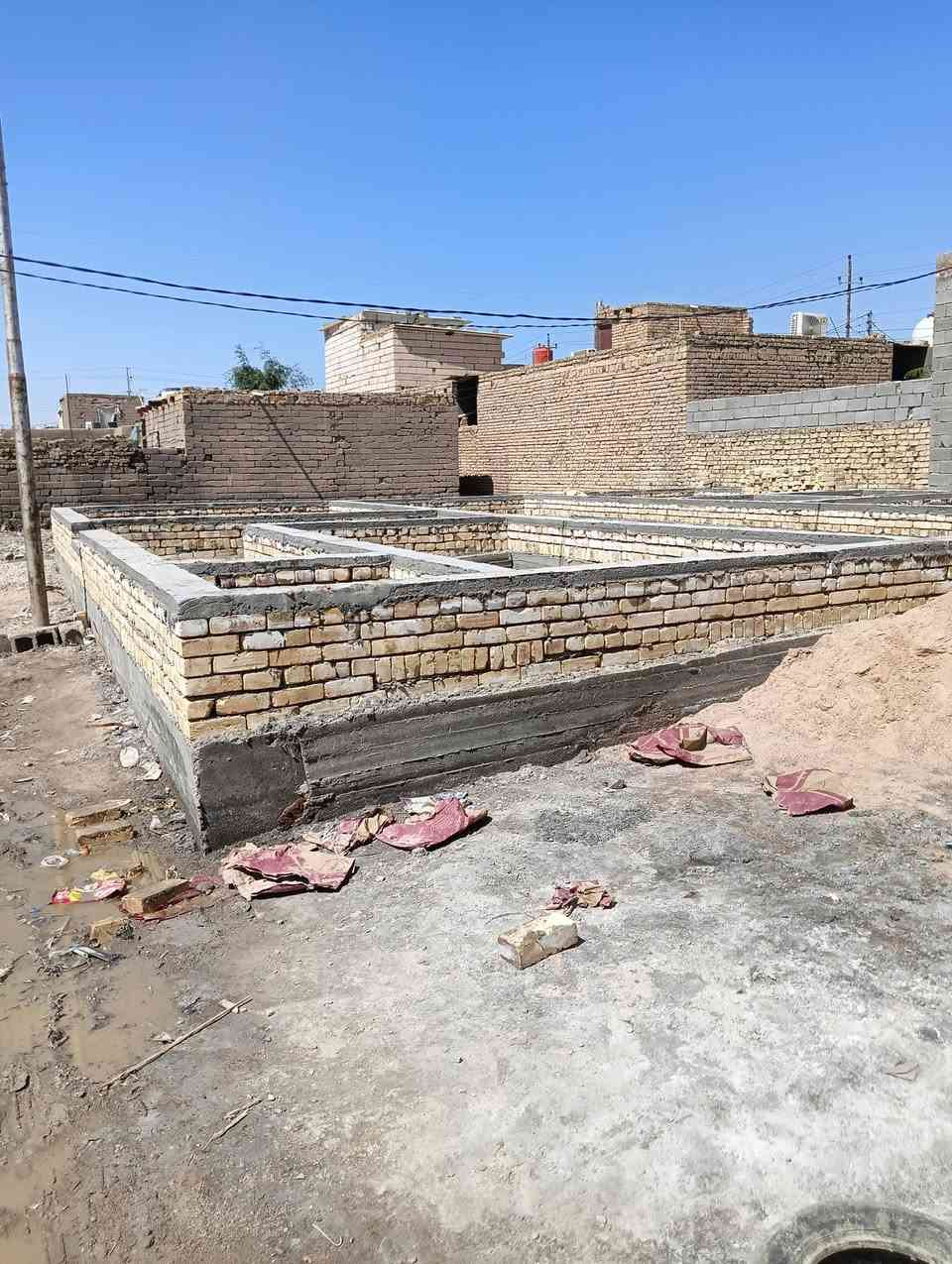 السلام عليكم قطعه بتلو صب كونكريت مكان العكر الشرقي قرب العميد موسى يم المحل ابو الدجاج سعره مناسب اتصل ***********
