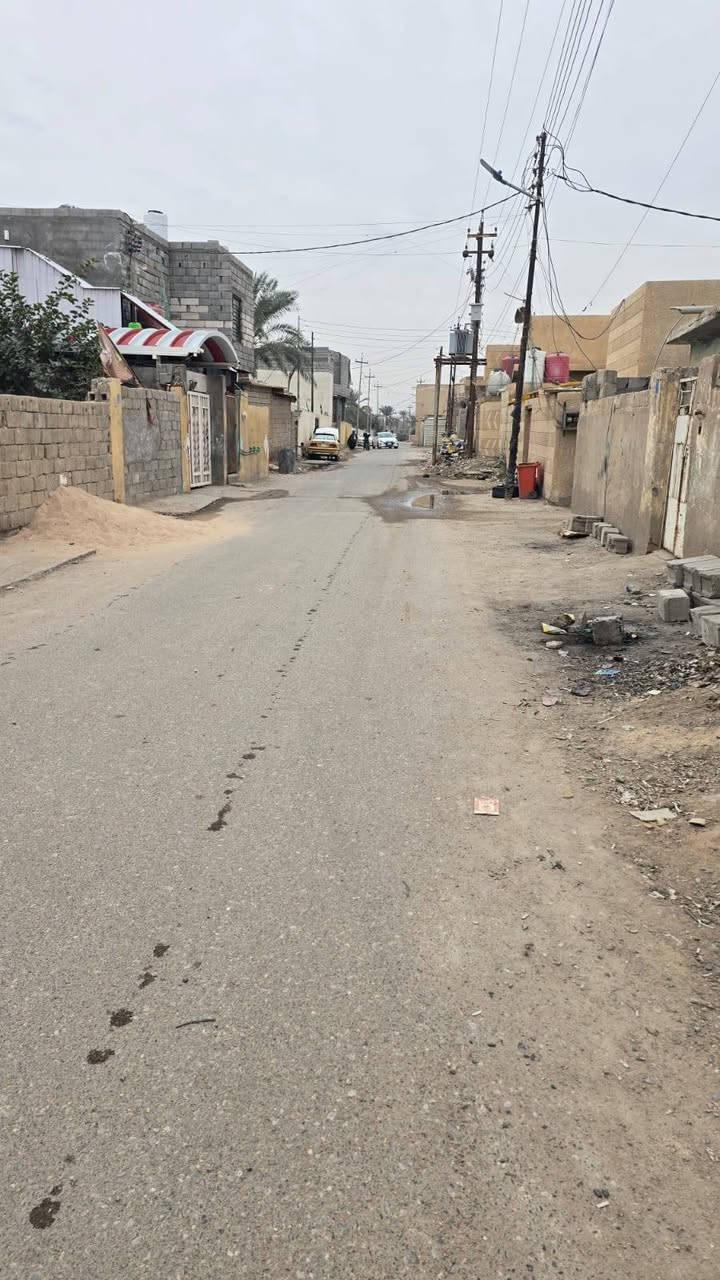 قطعه أرض للبيع مساحة 200م نوع العقار طابو مالك صرف عرصه تحويل بسمك ثاني يوم ليس زراعي  وجها 10م  ونزال 20م  عرض شارع 8متر تبليط وجميع الخدمات متوفره وبيه نخله برحيه 🌴العنوان بصره أبي الخصيب منطقه جيكور شارع الميناء جوارين ذهب ابو الخصيب القدامه سعر جدا مناسب 46مليون الاستفسار أكثر ***********
