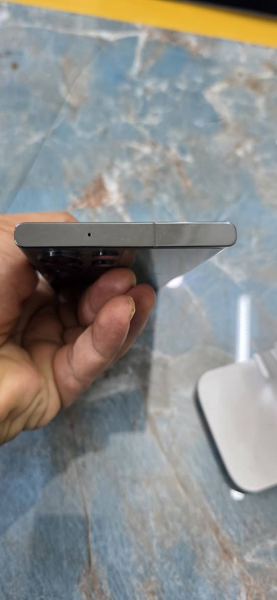 S23 ULTRA للبيع
جديد نظافة ١٠٠٪ شرق اوسط خطين بعده بالاصق لون مميز زيتوني مع (٧)كفرات هدية   كولهن ماركات ماك سيف لاصق مات مضلل مع حماية كامرات  كامل ملحقات مع باكيت وكارت ضمان شراي االسعر خاص


**إذا كنت صاحب هذا الإعلان وتريد حذفه لأي سبب، رجاءا أرسل رسالة إلى الدعم الفني**