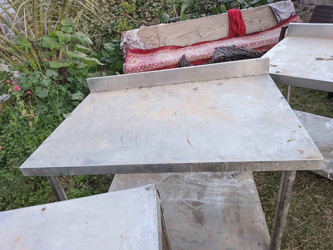 سلام عليكم غراض مطعم للبيع كامل جامخانه منقلة كباب منقلة كباب واجنحة وعرايس ودجاج سياحية ميوزة سل ستيل ٤وميوزة مغلون ٢ حمالة كباب شياش كباب وشياش تكة مكينة ثرم لحم كهربائية واجنحة للاستفسار الاتصال ***********
