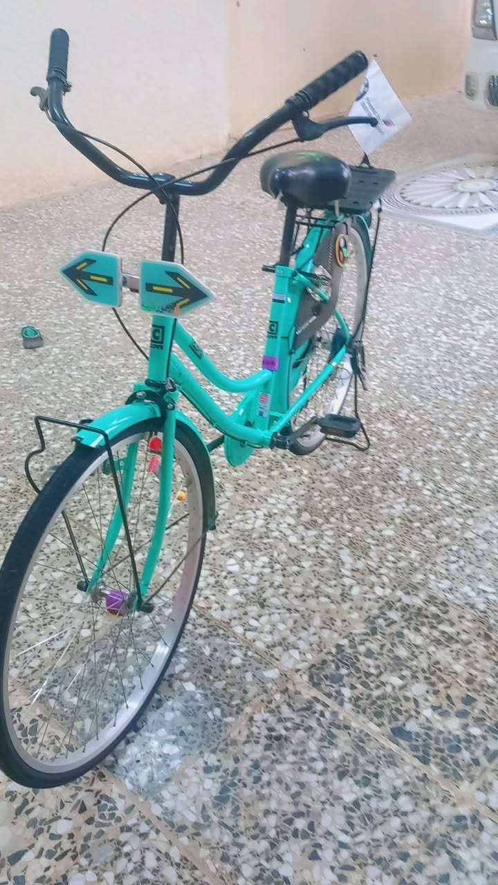 السلام عليكم بايسكل موديل 22 حجم 26 السعر 140 وفي مجال الرقم ***********
