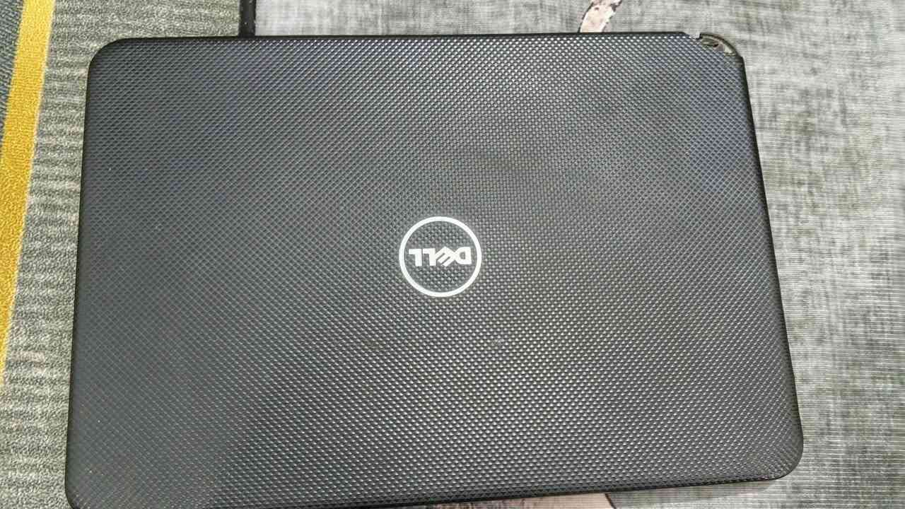 لابتوب للبيع Dell Inspiron 3521 بدون بطارية ب75 الف وبيها مجال
CPU core i3 3270U 
GPU intel hd graphics 4000 32MB
RAM 4GB
HDD 500GB
شاشة اكبر حجم 15.6 
وياها شاحنة اصلية 
ملاحظات الكفر الخارجي تعبان وخطين بالشاشة مامأثرات عليها أبد والنرمايد تعبانه


**إذا كنت صاحب هذا الإعلان وتريد حذفه لأي سبب، رجاءا أرسل رسالة إلى الدعم الفني**
