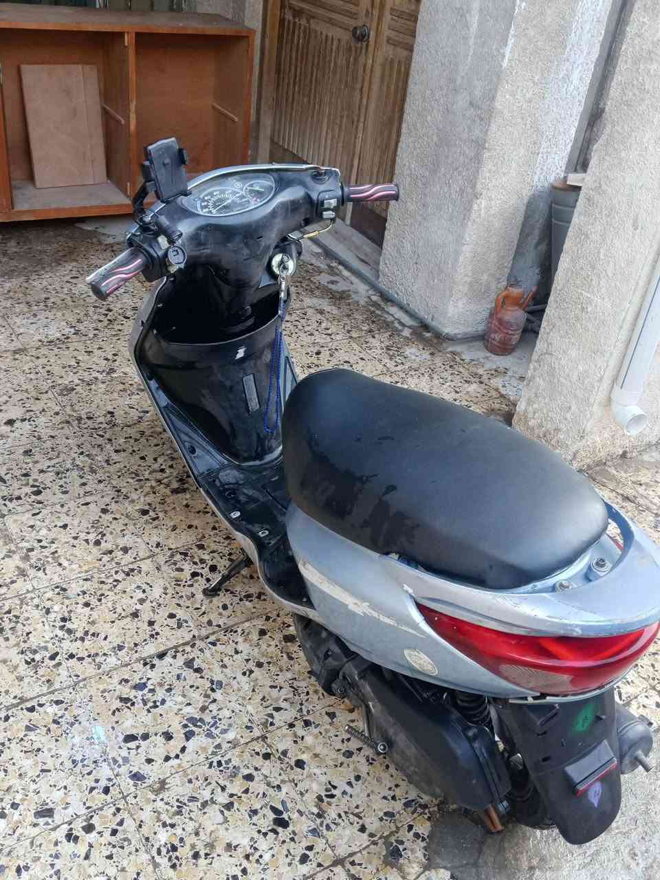 سلام عليكم دراجه بريز (مفتوحه) مابيه اي نقص كفرات اصلي كله اصلي ختم واحد السعر 550 بيه مجال حك الجيه
***********
