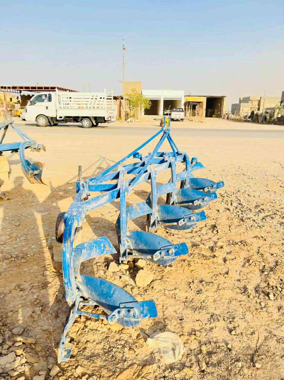 فدان خماسي 2020 جديد جداً   
حجم 12 
السعر 1800 وبيه مجال قليل
***********
***********
