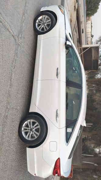 البيع فقط موديل 2016 اصل سياره نضيفه جدا كير مكينه مكفول حداده تخم 100%100تدفئه تبريد جديد حادث بنيد فقط والباقي مكفول كفاله عامه السعر 117بيه مجال قليل اتصل على رقم ***********
