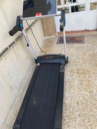 جهاز ركض للبيع بحاله جيده للاستفسار ٠٧٧١٠٣١١٧٣٠