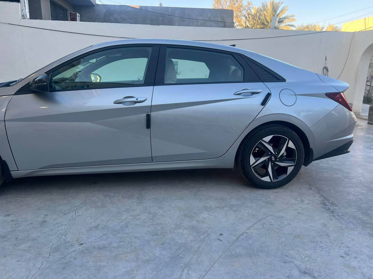 النترا  2023 وارد امريكي محرك 2000 دوش  فول مواصفات عدا الفتحة صبغ موضح بالسونار السيارة جاهزة وتحويل مباشر السعر 138 وبيه مجال بسيط
مكاني بعقوبة *********** بعقوبة, ديالى
