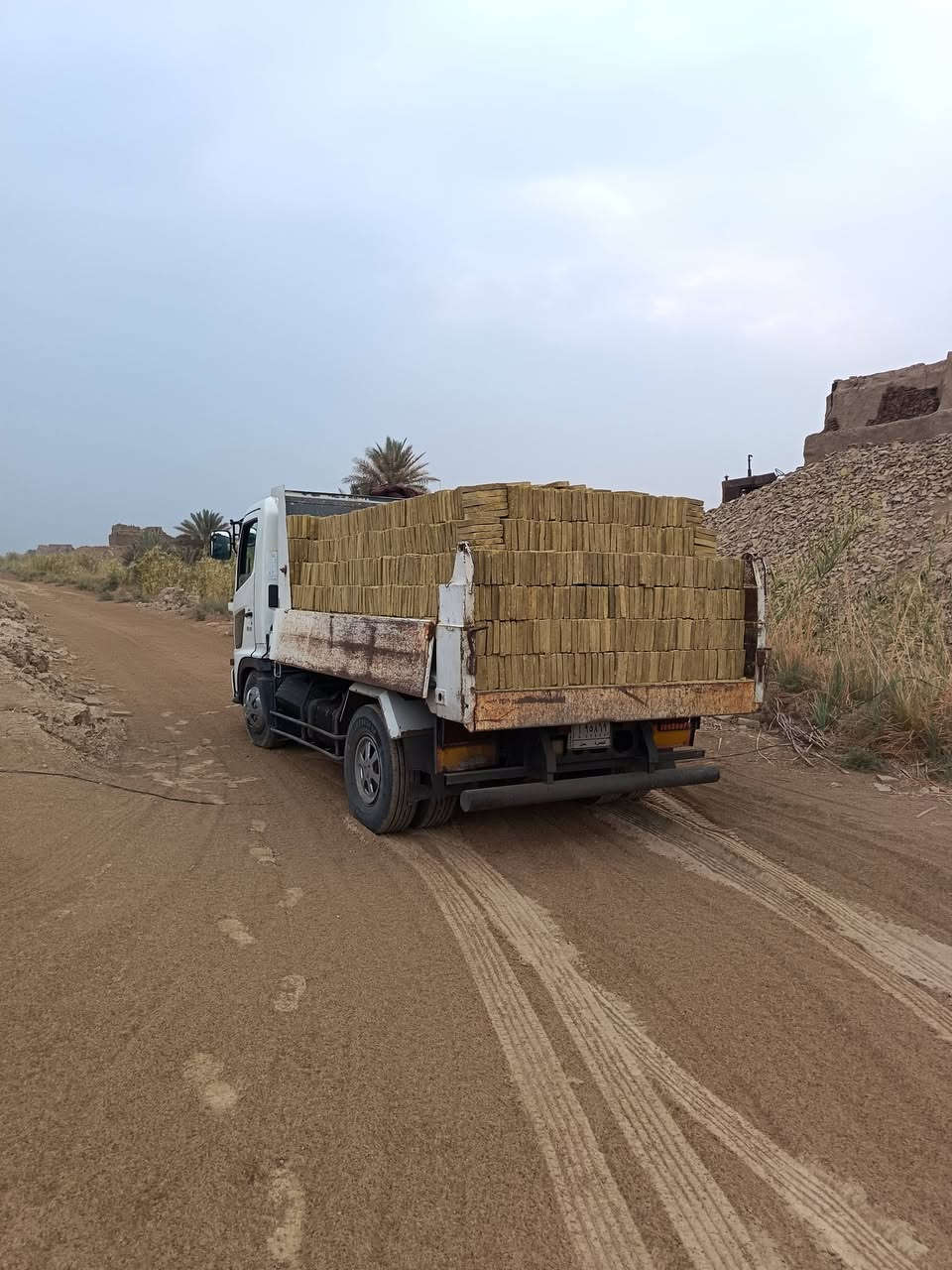 يوجد لدينا فرشي درجه اولى شرط الفحص واصل جميع المحافظات بانسب الأسعار ***********
