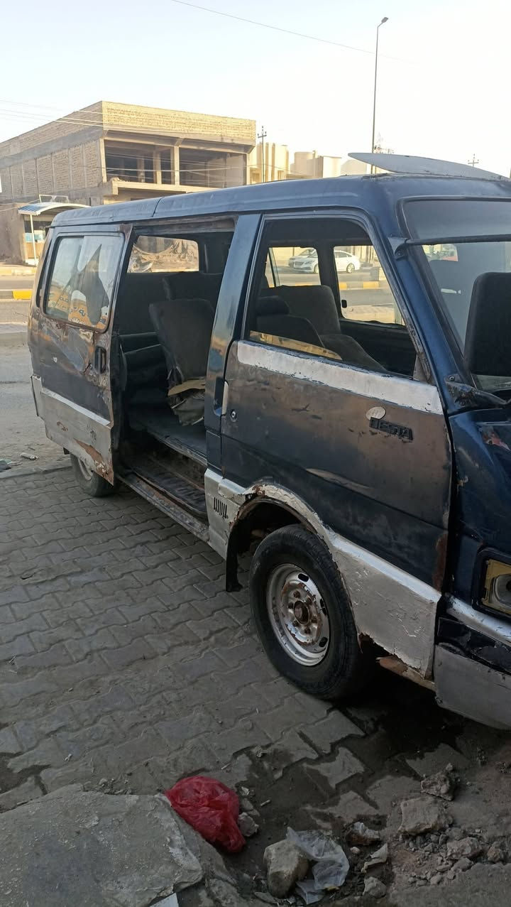 السلام عليكم كيا بستا للبيع موديل 95 مكينه جديده كير اكسن مشط بور مكفولات شواصي مكفولات رقم بابل احمر سنويه كارتونيه راعيه موجود يمي السعر 12 مكاني ديوانيه للاستفسار ***********
