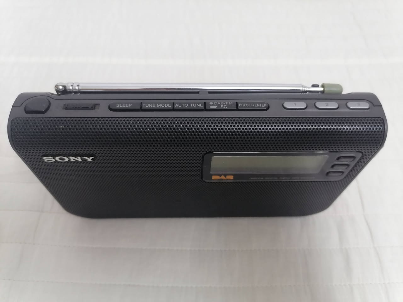 جهازين للبيع كل واحد وسعره مكاني بغداد البياع ***********
١. سوني موجه واحده fm خزن ٣ محطات ياخذ باتري عدد٤ قلم جهاز جدآ سحبه جدآ جميل تريد بحث يدوي تريد بحث تلقائي
٢. جهاز UN. COM انتاج الصين مصدر الى اوربا ٤ موجات جدآ حلو سحبه fm باتري عدد٢ قلم
