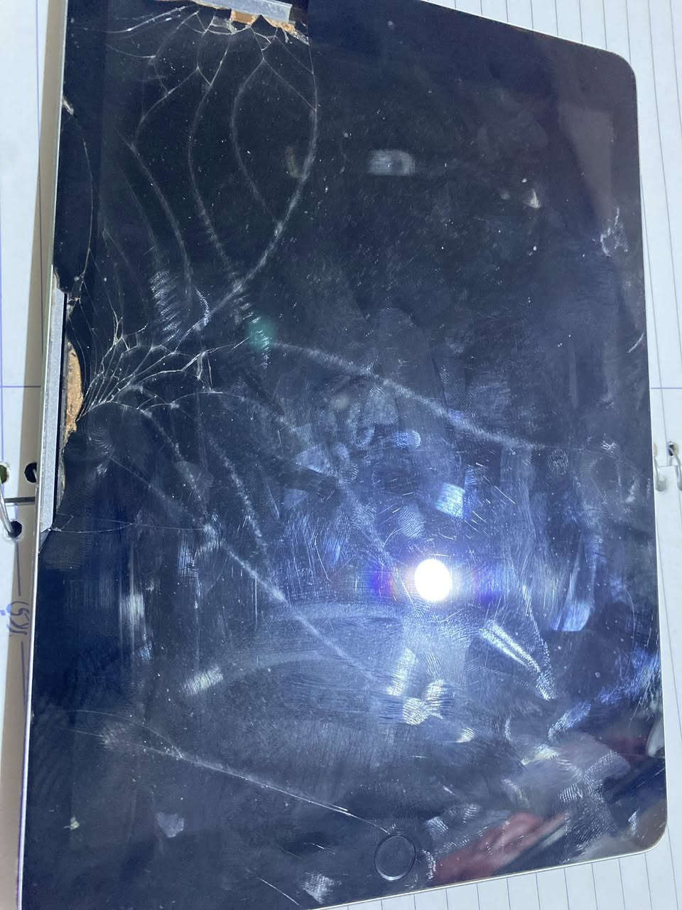 سلام عليكم ايباد ابل 6ذاكره 128 ايباد فقط البلازمه مفطوره والايباد يلمس ما بي شي كل هاذ وب 75وبي مجال مكان بصره الزبير الرقم ***********
